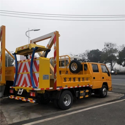 徐工防撞緩沖車 融合國際知名品牌防撞墊與高效清掃功能的道路安全衛士