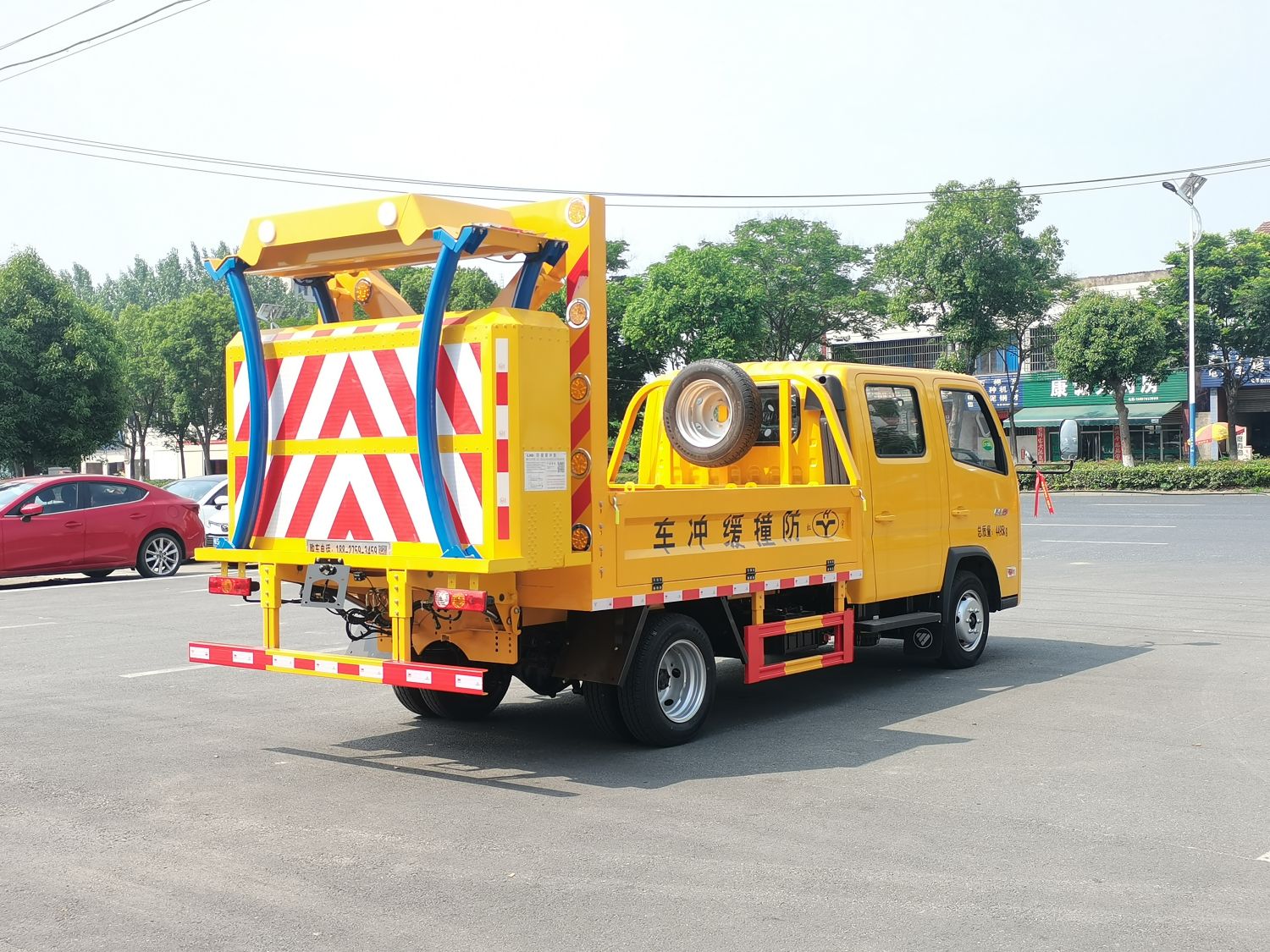 福田領航70K防撞緩沖車 資質齊全、質量過硬的專業道路守護者